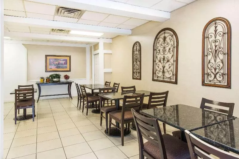 ホテル Super 8 By Wyndham Caryville Tn