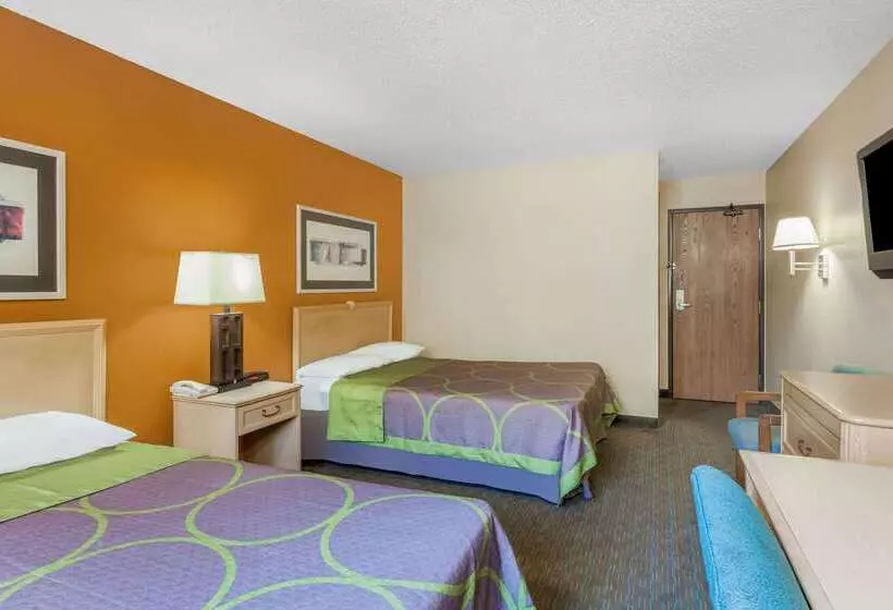 Hotelli Super 8 By Wyndham Charlotte/amusement Park Area