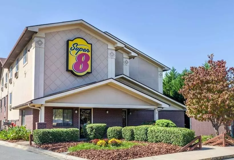 Hotelli Super 8 By Wyndham Charlotte/amusement Park Area