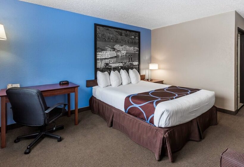 هتل Super 8 By Wyndham Dubuque