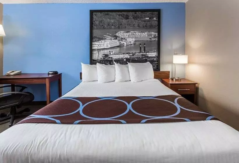 Отель Super 8 By Wyndham Dubuque