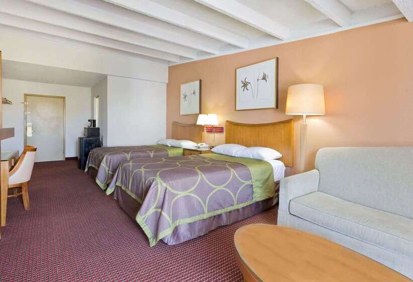 فندق Super 8 By Wyndham Melbourne