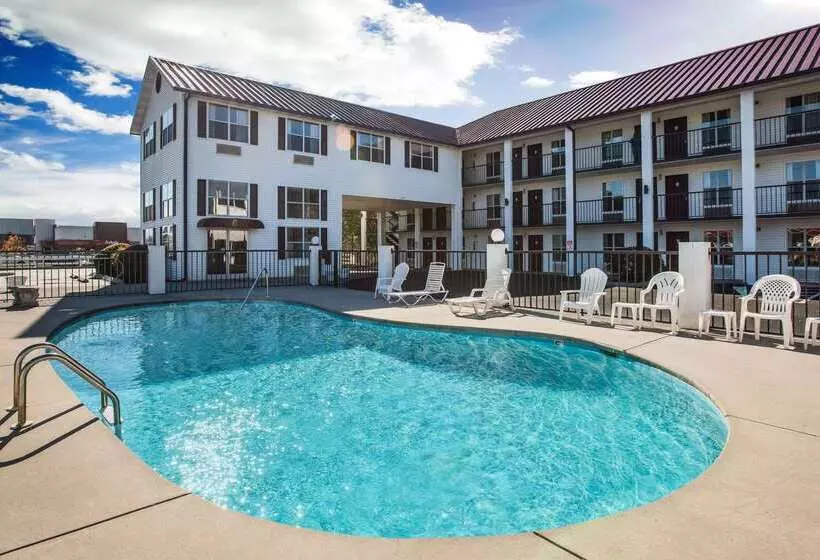 호텔 Super 8 By Wyndham Sevierville Riverside