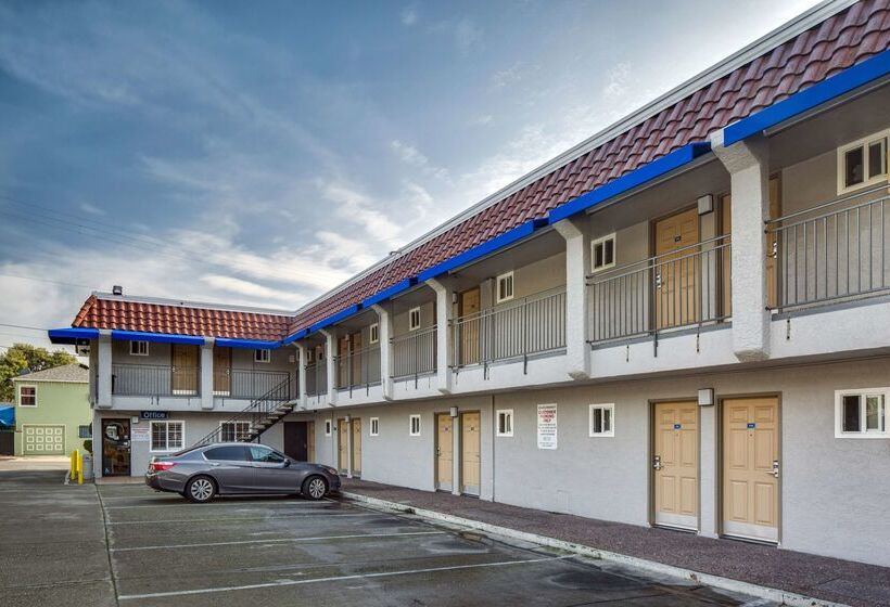 汽车旅馆  Americas Best Value Inn Richmond
