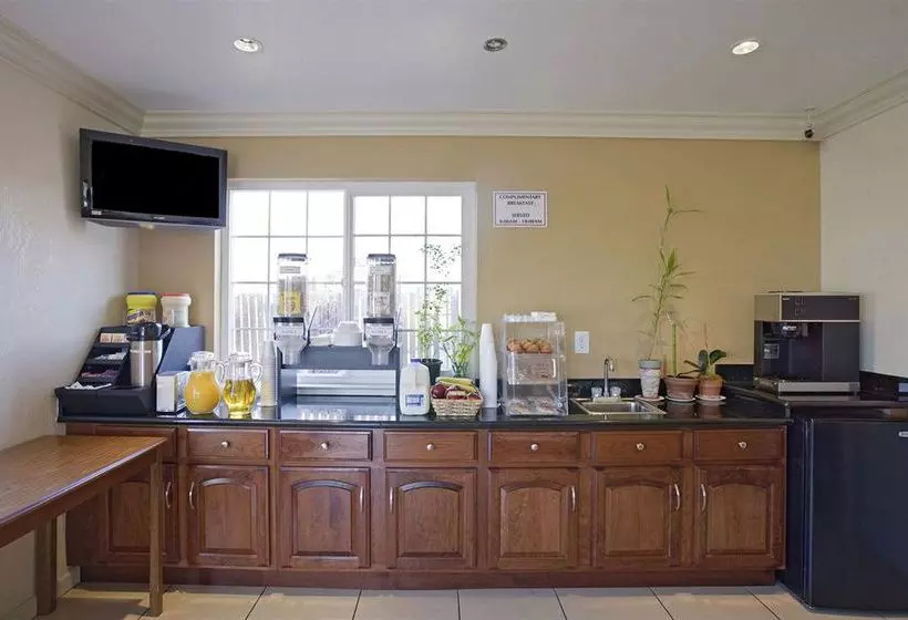 Мотель Salinas Inn