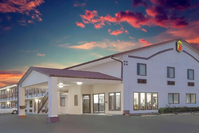 モーテル Budgetel Inn & Suites