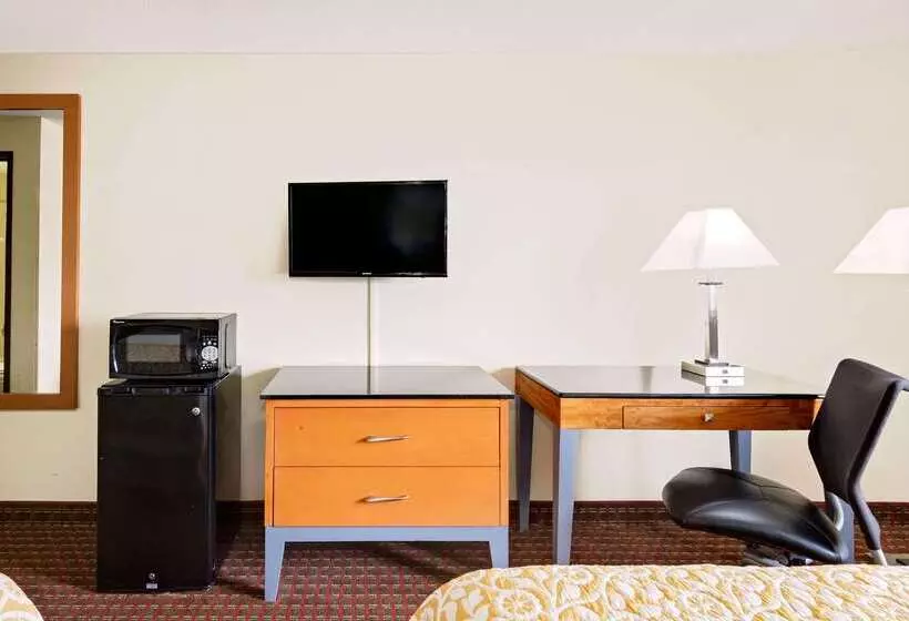 مُتل Days Inn By Wyndham Fort Dodge