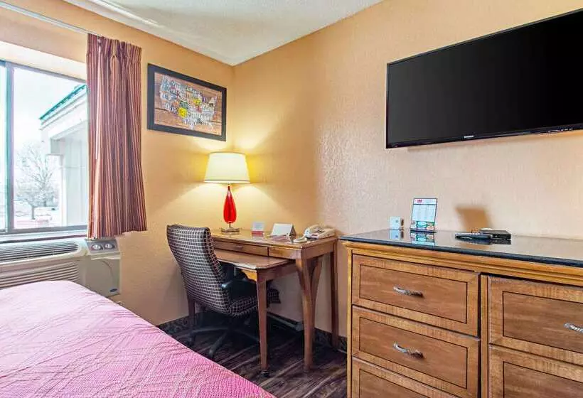 فندق على الطريق Econo Lodge