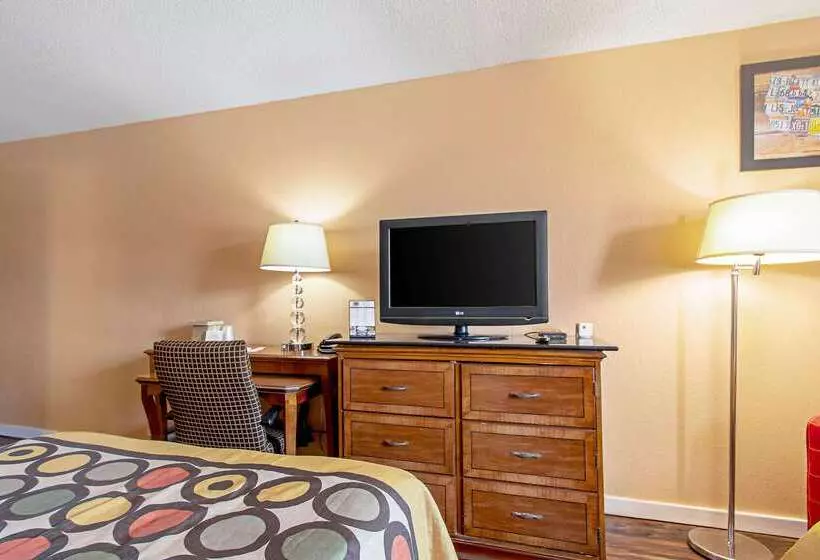 فندق على الطريق Econo Lodge