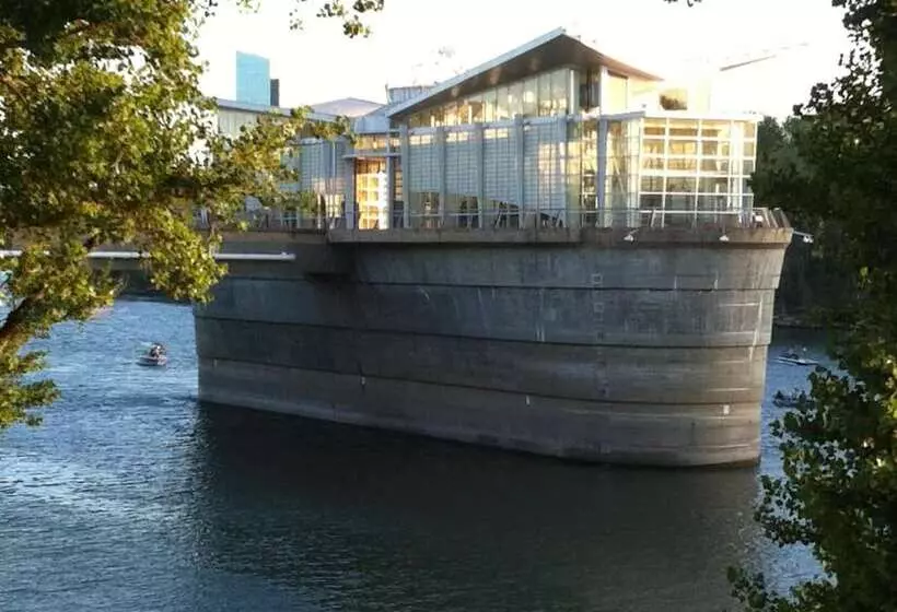 فندق على الطريق Executive Inn & Suites Sacramento