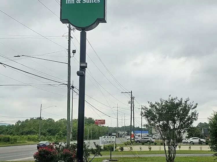 فندق على الطريق Budgetel Inn & Suites