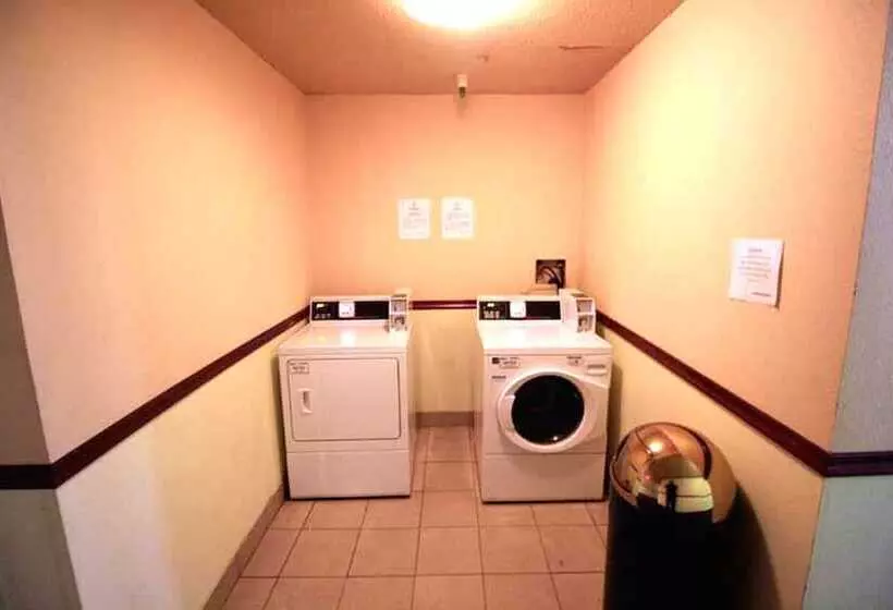 모텔 Norwood Inn Minneapolis Roseville