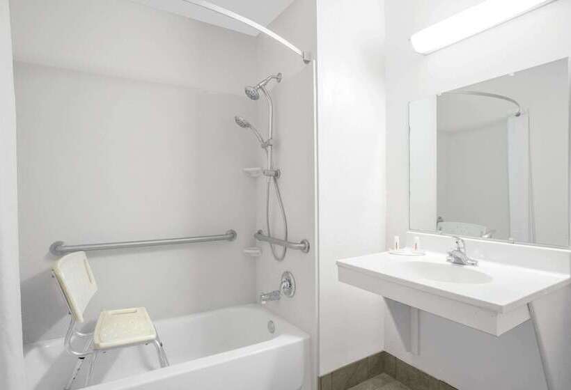 فندق على الطريق Super 8 By Wyndham Abingdon Va