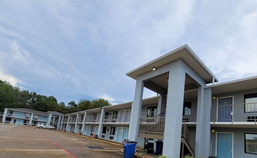 فندق على الطريق Super 8 By Wyndham Arkadelphia Caddo Valley Area