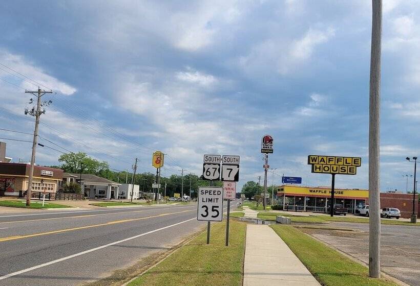 فندق على الطريق Super 8 By Wyndham Arkadelphia Caddo Valley Area