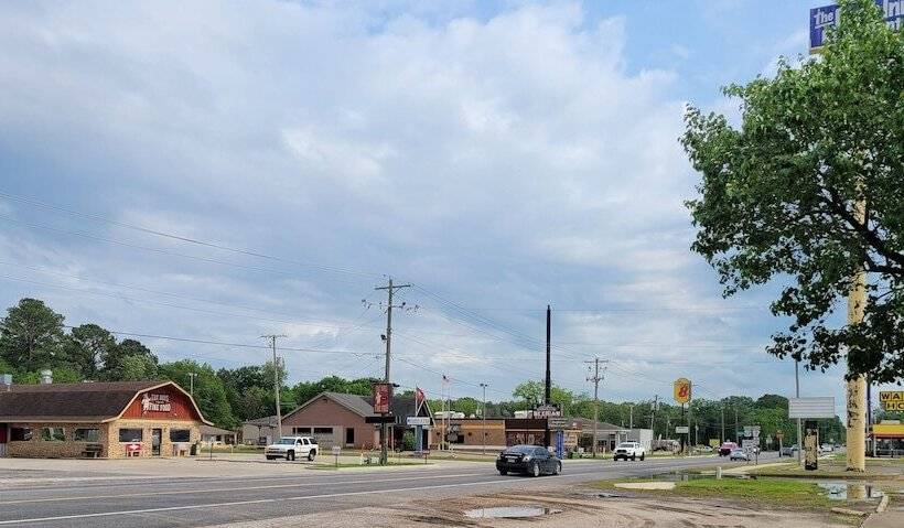 فندق على الطريق Super 8 By Wyndham Arkadelphia Caddo Valley Area