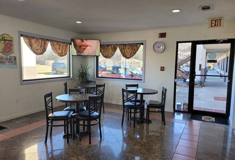 فندق على الطريق Super 8 By Wyndham Arkadelphia Caddo Valley Area