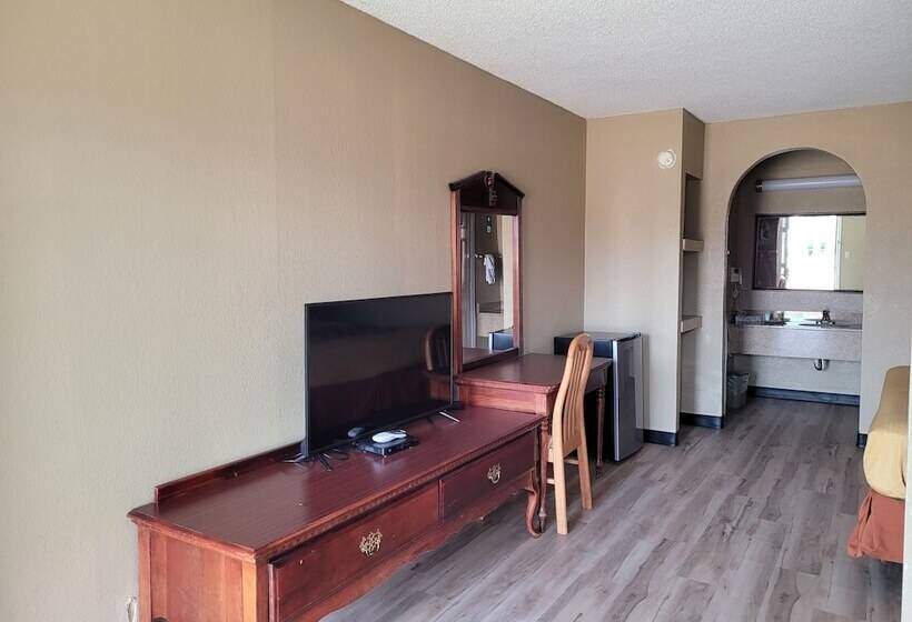 فندق على الطريق Super 8 By Wyndham Arkadelphia Caddo Valley Area