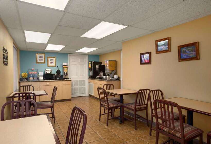 Motel Super 8 By Wyndham Austin Downtown/capitol Area