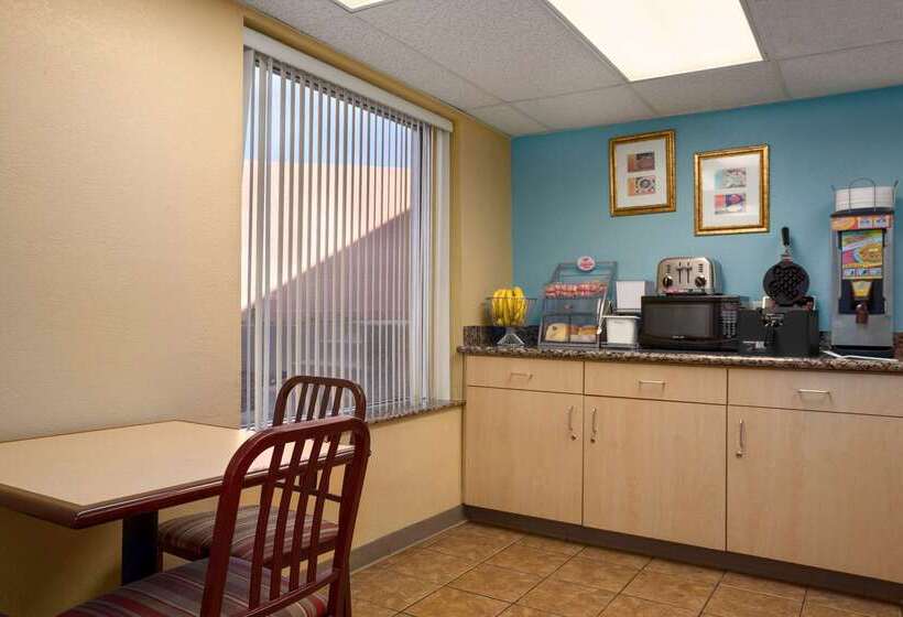 Motel Super 8 By Wyndham Austin Downtown/capitol Area