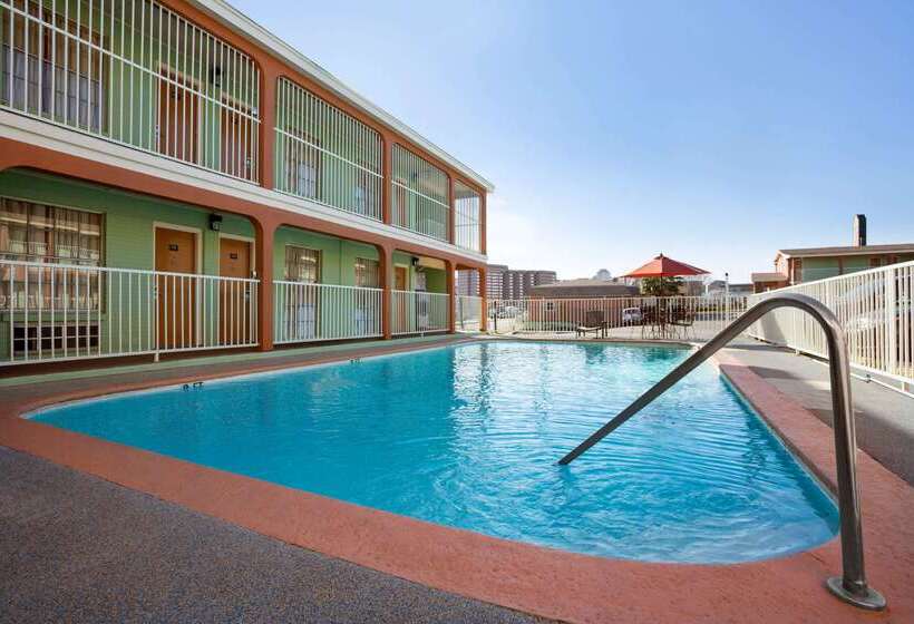 Motel Super 8 By Wyndham Austin Downtown/capitol Area