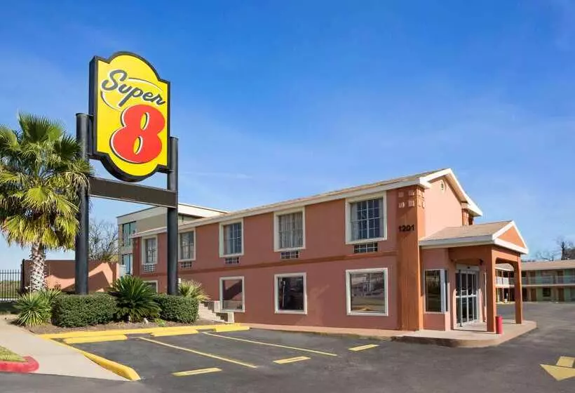 Мотель Super 8 By Wyndham Austin Downtown/capitol Area
