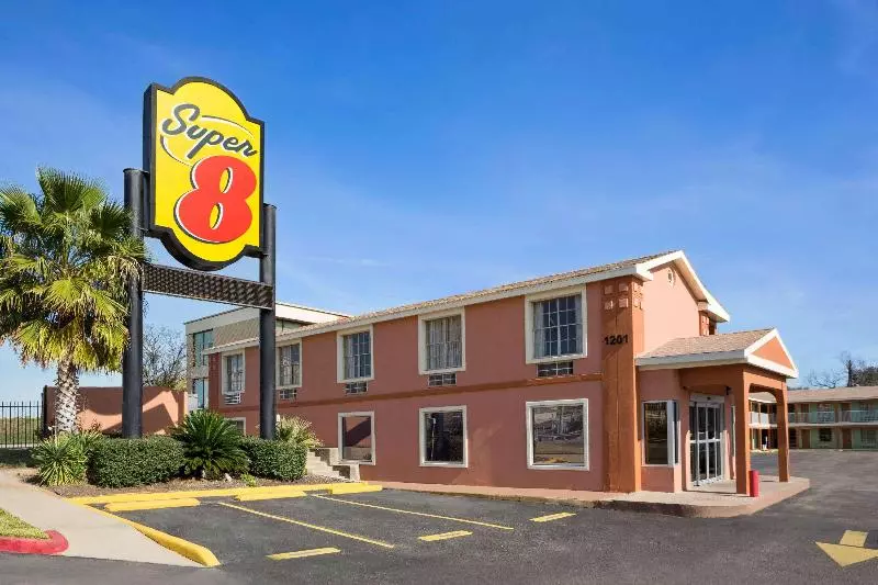 Мотель Super 8 By Wyndham Austin Downtown/capitol Area