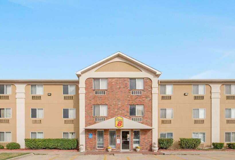 فندق على الطريق Super 8 By Wyndham College Station