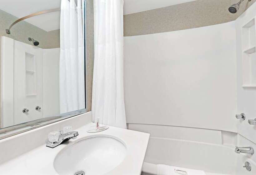 Motel Super 8 By Wyndham Kenmore/buffalo/niagara Falls Area