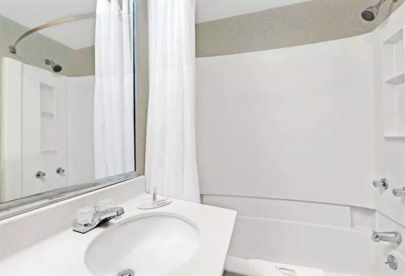 モーテル Super 8 By Wyndham Kenmore/buffalo/niagara Falls Area