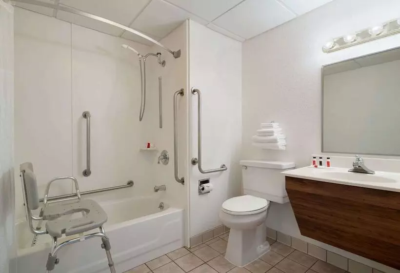 מוטל Super 8 By Wyndham Portland Me