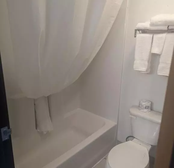 모텔 Super 8 By Wyndham Price