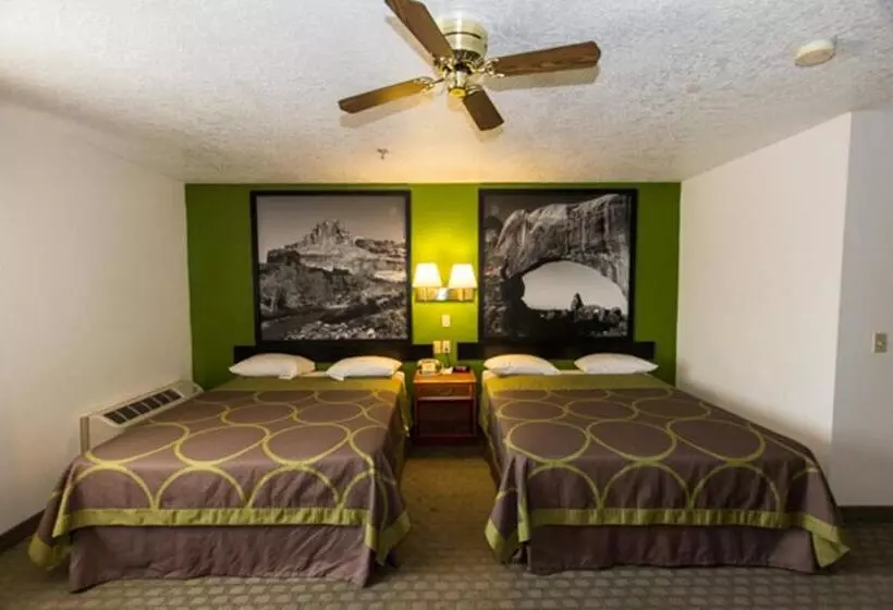 모텔 Super 8 By Wyndham Price