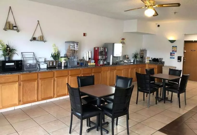 모텔 Super 8 By Wyndham Price