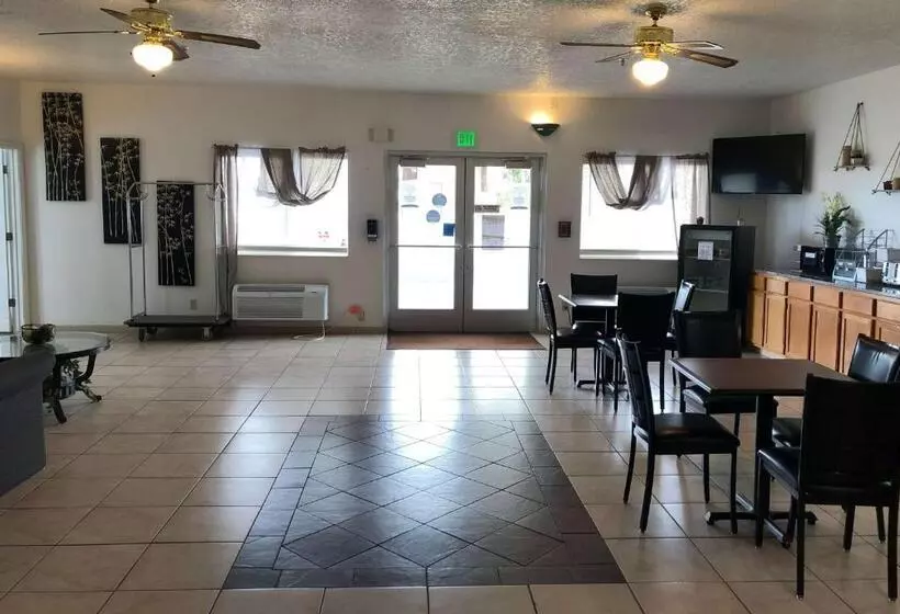 모텔 Super 8 By Wyndham Price