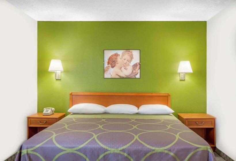 汽车旅馆 Super 8 By Wyndham Price