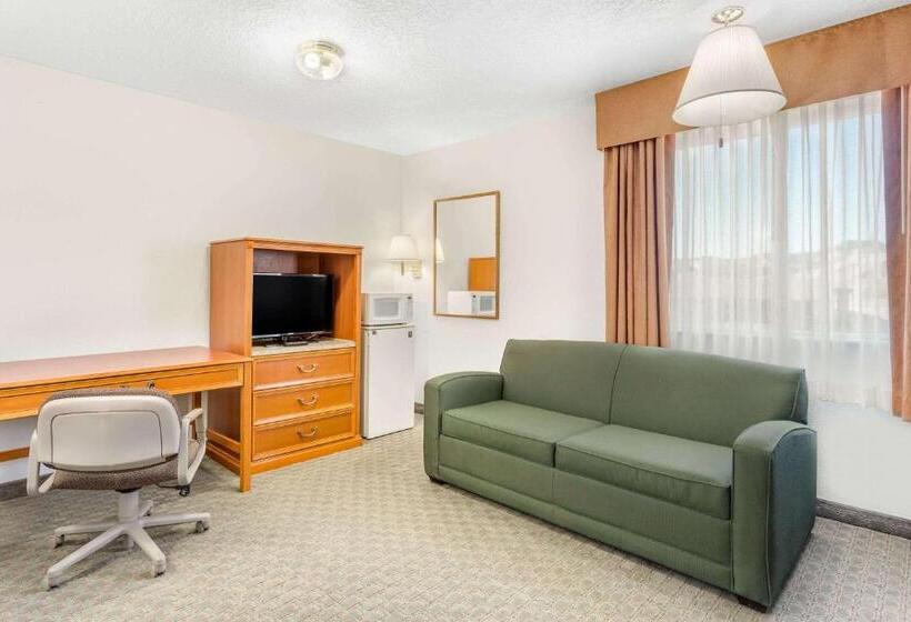 汽车旅馆 Super 8 By Wyndham Price