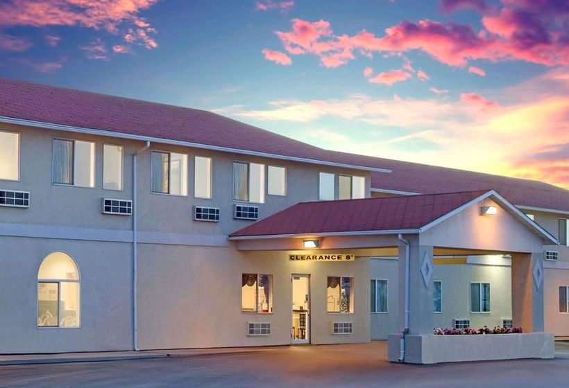 فندق على الطريق Super 8 Vernal