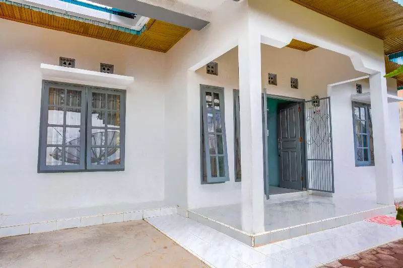 ホテル Oyo 2903 Putri Residence Syariah