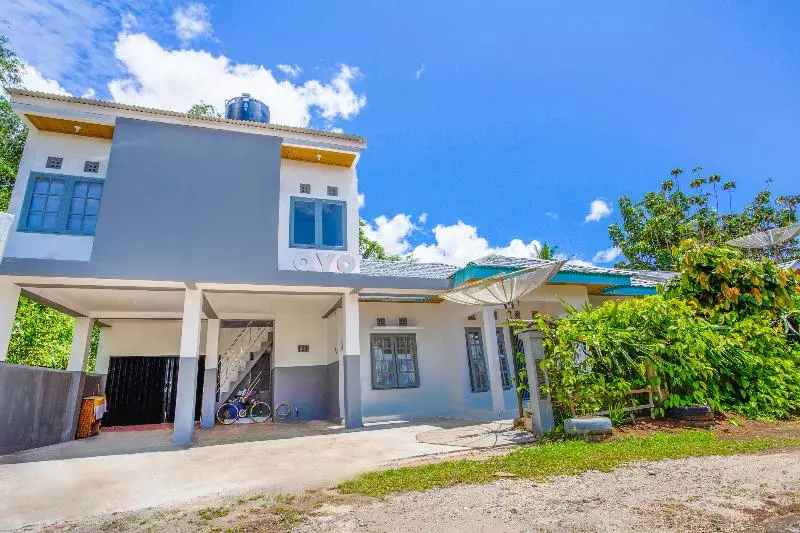 ホテル Oyo 2903 Putri Residence Syariah
