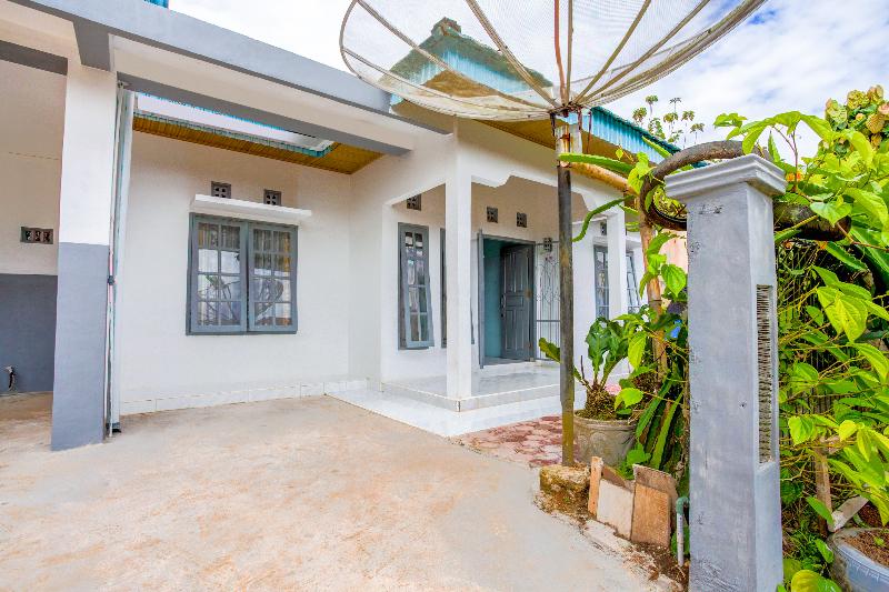 فندق Oyo 2903 Putri Residence Syariah