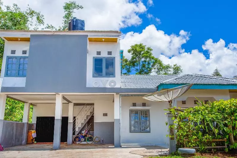 ホテル Oyo 2903 Putri Residence Syariah