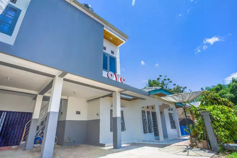 ホテル Oyo 2903 Putri Residence Syariah