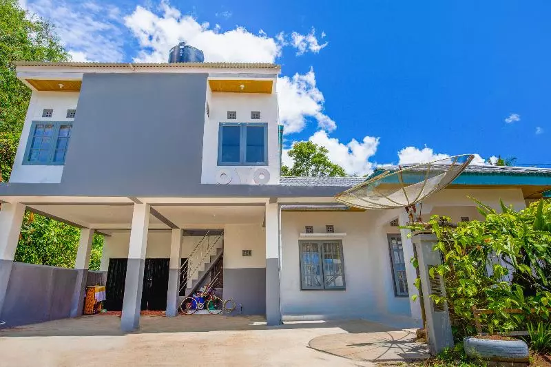 ホテル Oyo 2903 Putri Residence Syariah