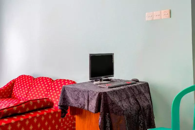 ホテル Oyo 2903 Putri Residence Syariah