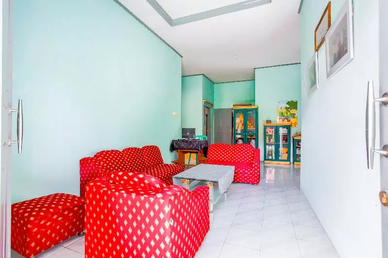 ホテル Oyo 2903 Putri Residence Syariah