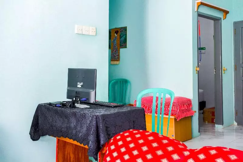 ホテル Oyo 2903 Putri Residence Syariah