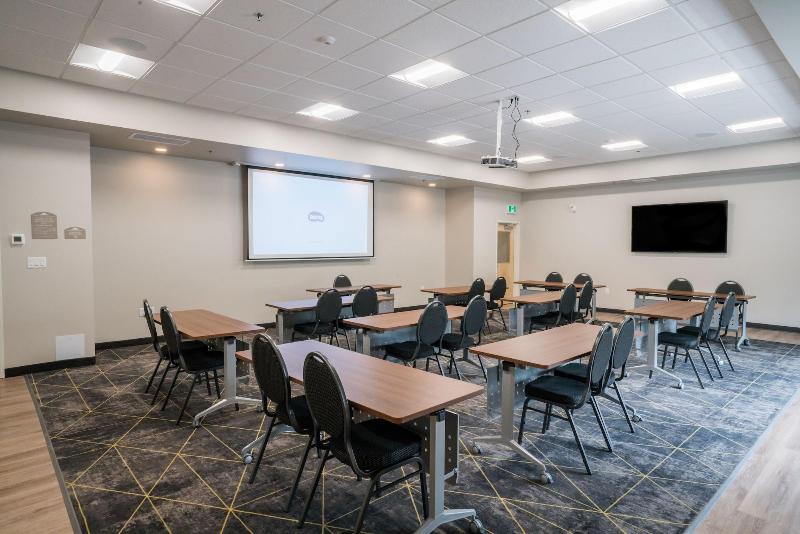 Отель Park Inn By Radisson, Kelowna