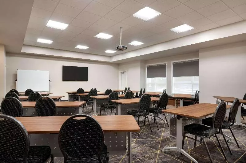 ホテル Park Inn By Radisson, Kelowna