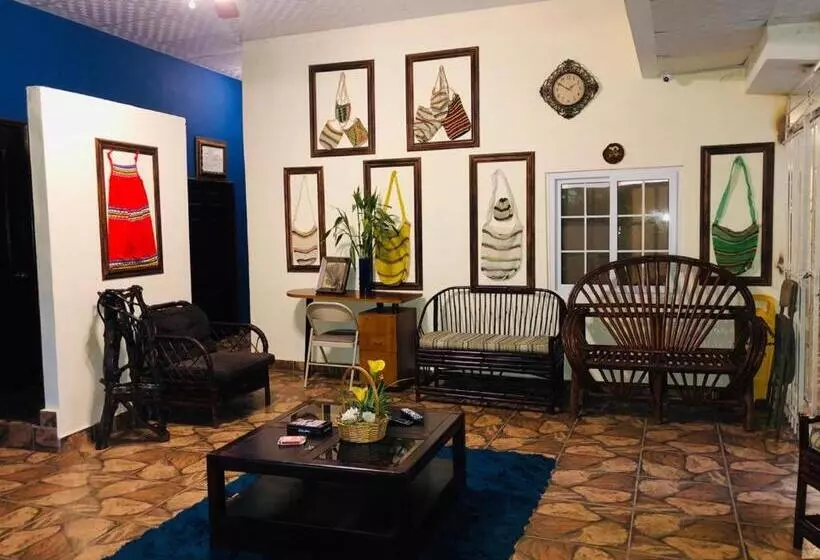 ペンション Bluerock Hostal